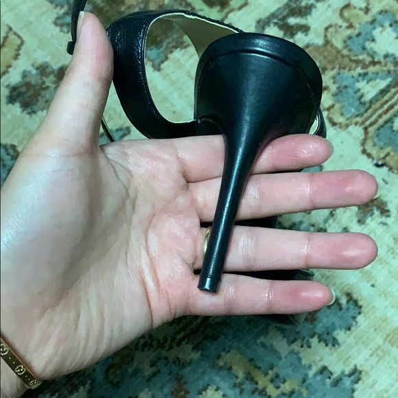 Classic Nine West black ankle strap stilettos - Picture 4 of 4